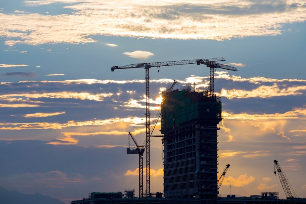 Understanding Construction Contracts: Clauses You Need to Know